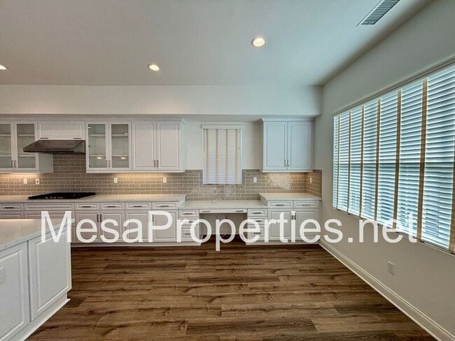 Building Photo - 10045 Goldenrod Ct