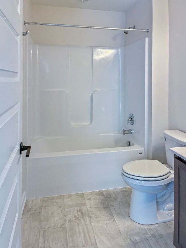 Building Photo - 4 Bedroom, 3.5 Bathroom in Magnolia Green