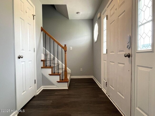 Building Photo - 1508 Thoroughbred Trail