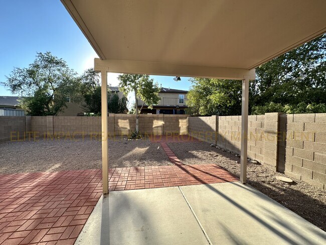 Building Photo - 3505 N Sierra Springs Dr
