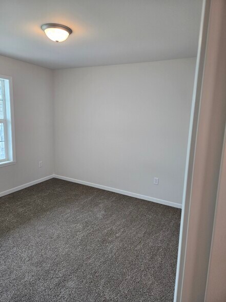 Guest Bedroom - 4422 Squaw Valley Dr