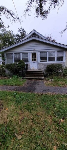 Primary Photo - 126 Mather St