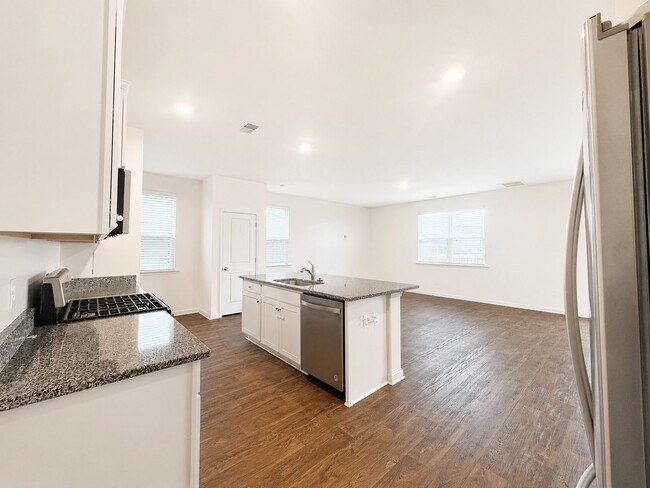 Building Photo - 169 Oakwood Blvd