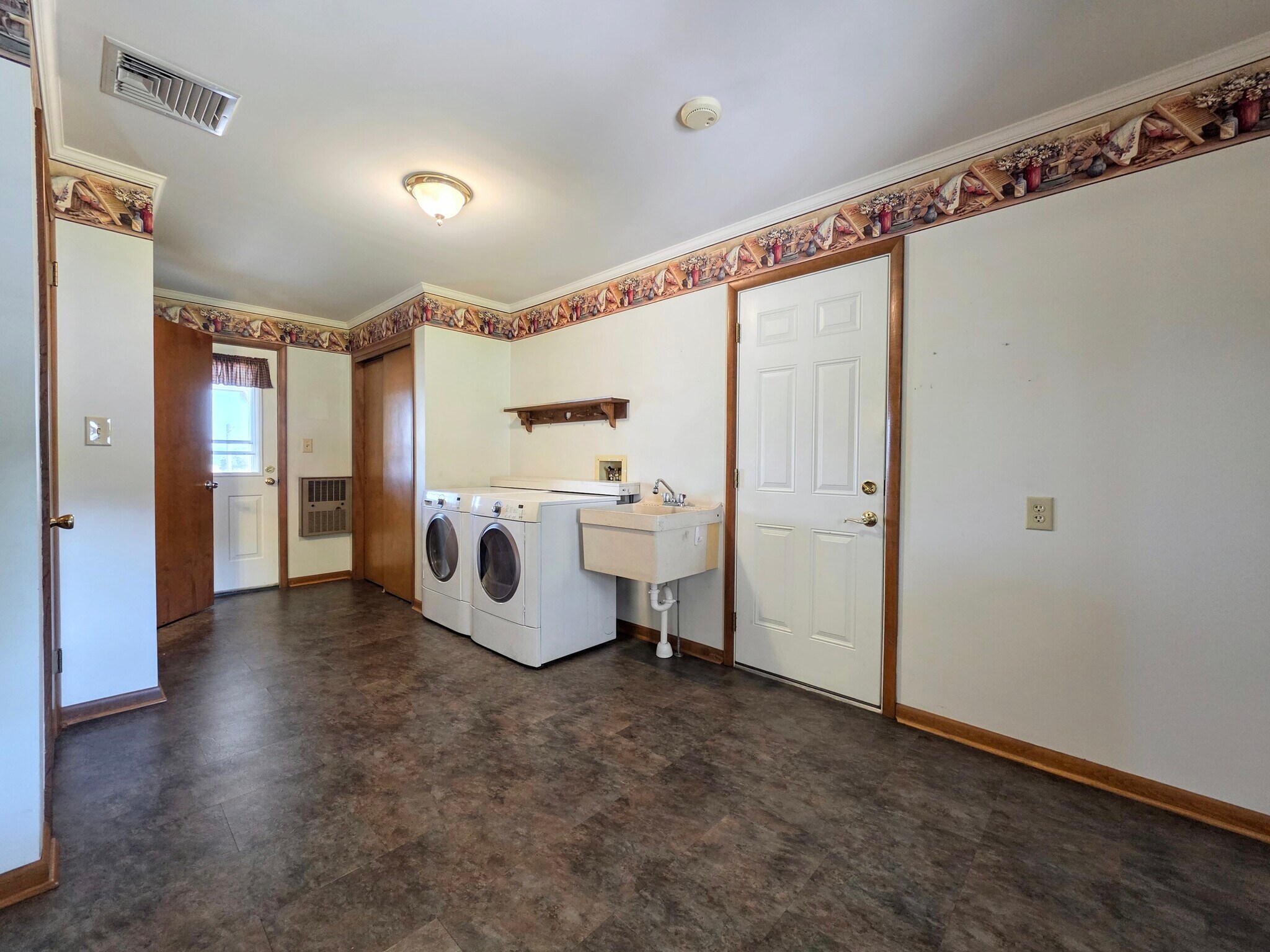 Building Photo - 154 Valley View Dr