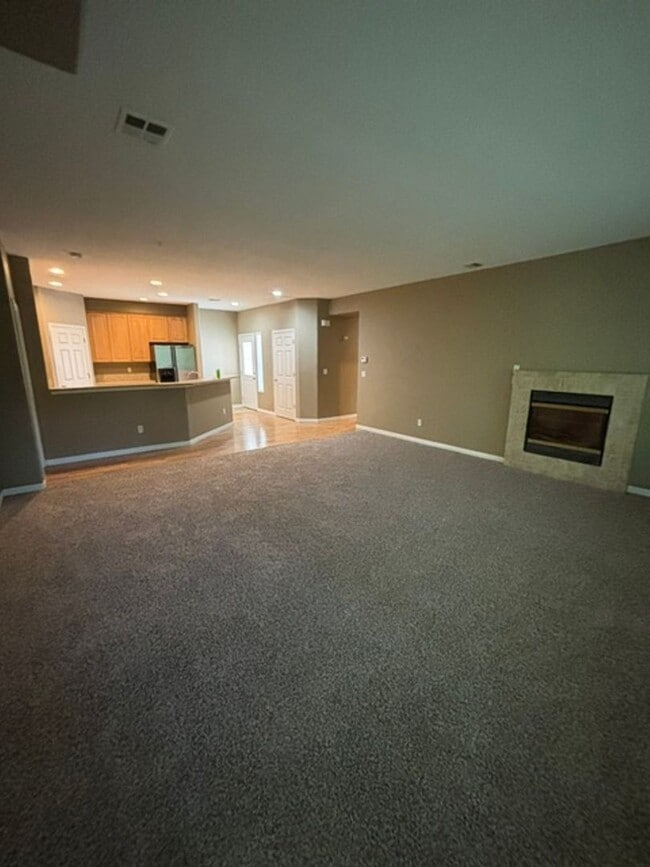 Building Photo - 3301 Park Ln