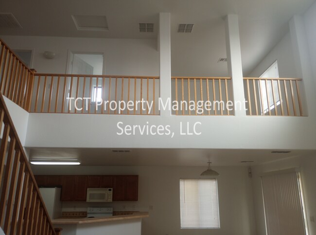 Building Photo - Large 3 Bed/2.5 Bath plus office AND Loft in Avondale!