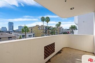 Building Photo - 1246 Armacost Ave