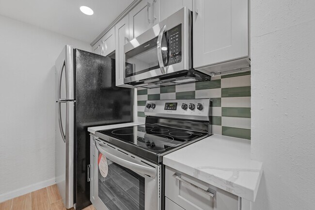 Building Photo - 7520 Hornwood Dr