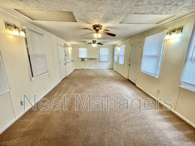 Building Photo - 717 Rockwood Dr