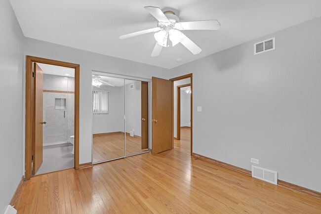 Building Photo - 650 Patricia Ln