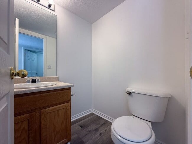 Building Photo - Peaceful Provo Townhome