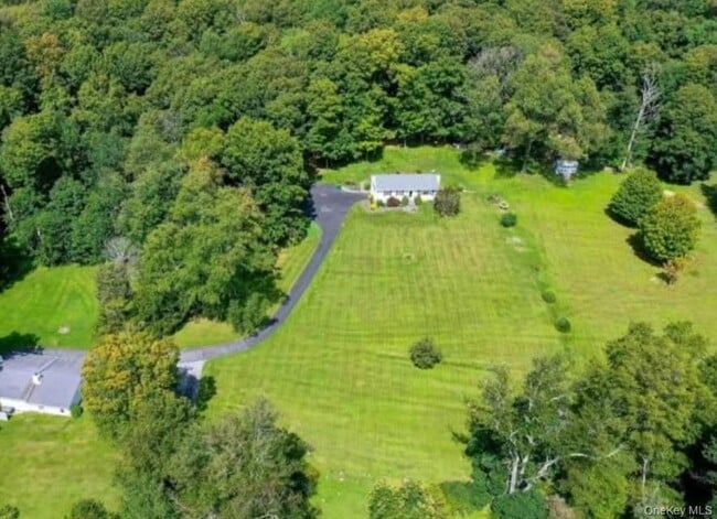 Building Photo - 180 Sylvan Lake Rd