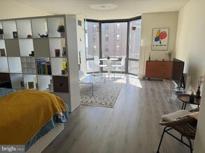 Building Photo - 2018 Walnut St