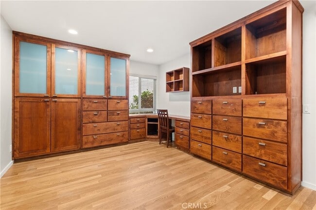 Building Photo - 4724 Park Granada