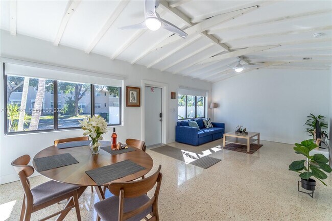 Building Photo - 12344 NE 9th Ave