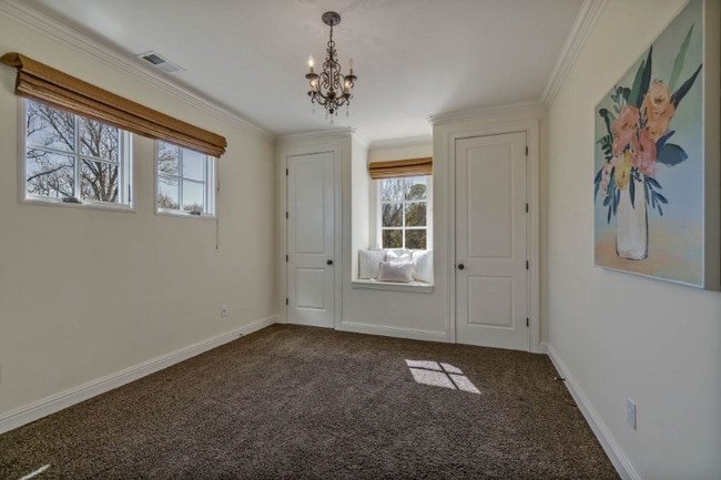 Building Photo - 1127 Glendale Ln