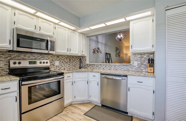Building Photo - 2478 Bentley Dr