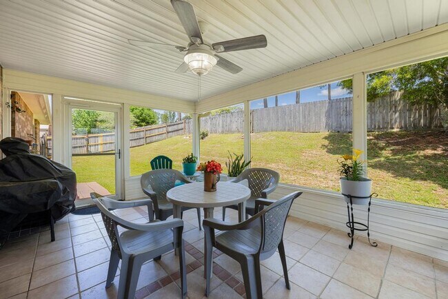 Building Photo - 1236 Northview Dr