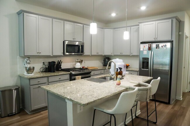 Building Photo - 5243 Twilight Ct