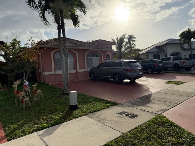 Building Photo - 7772 NW 200th Ln