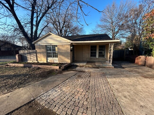 Building Photo - 1327 Mountain Lake Rd