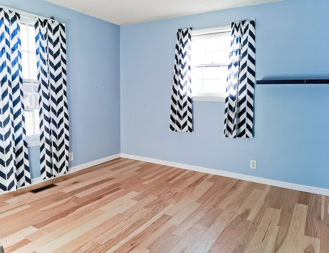 Building Photo - 105 Raindrop Ln