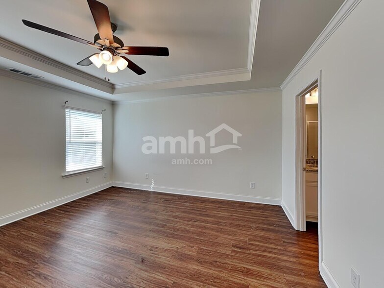 Building Photo - 2854 Chapel Hill Rd