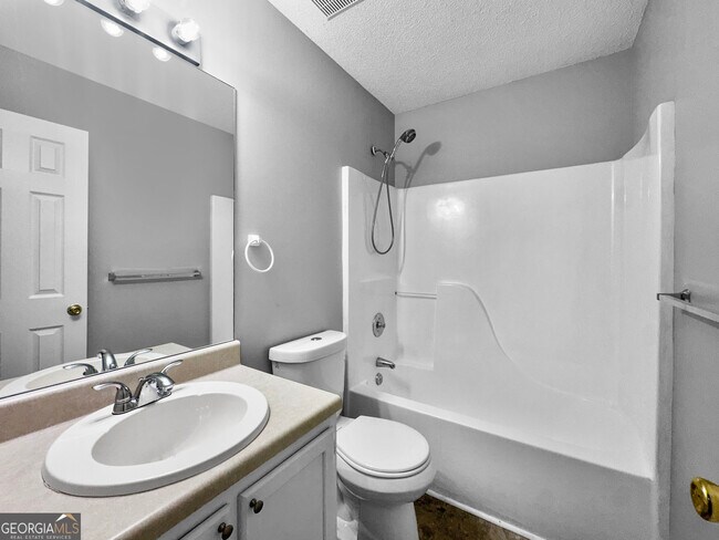 Building Photo - 368 Wesley Mill Pl