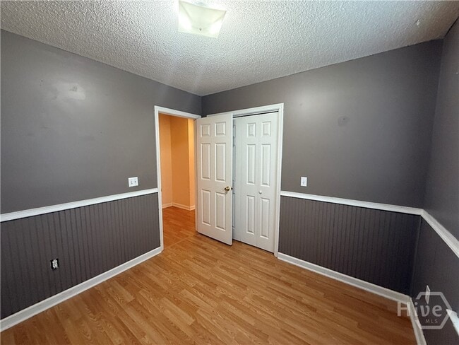 Building Photo - 211 Woodbury Ln