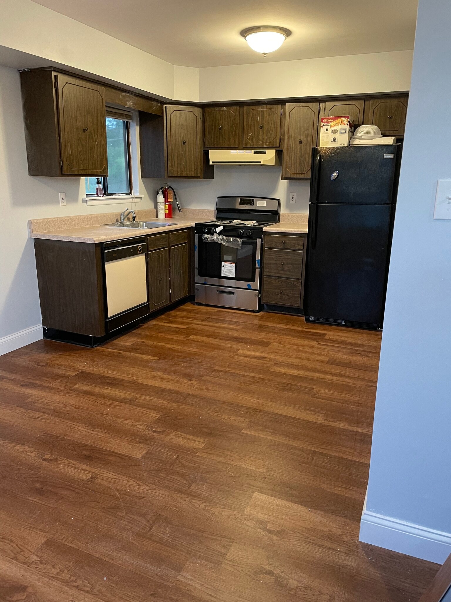 Kitchen - 8 Fanelli Ln