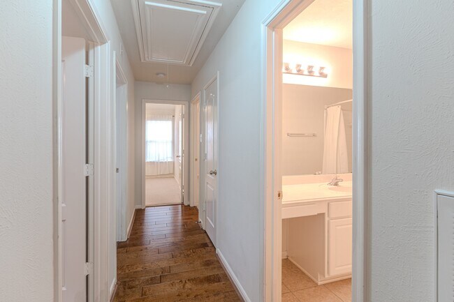 Building Photo - 6618 Trenton Lake Ln