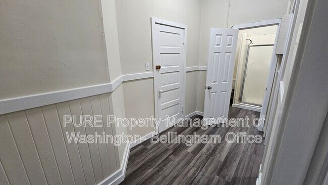 Building Photo - 628 E Fairhaven Ave