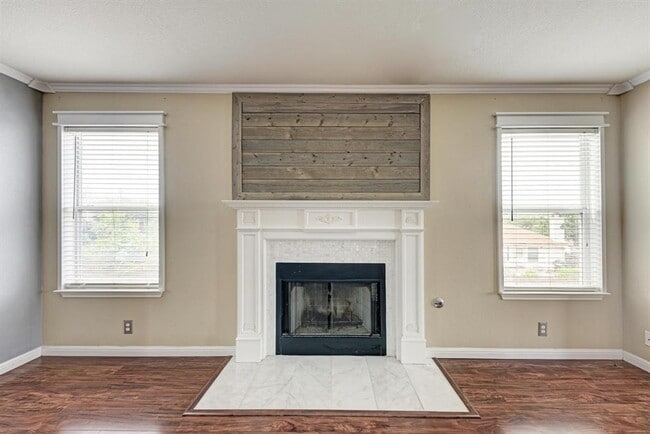 Building Photo - 903 Estate Dr