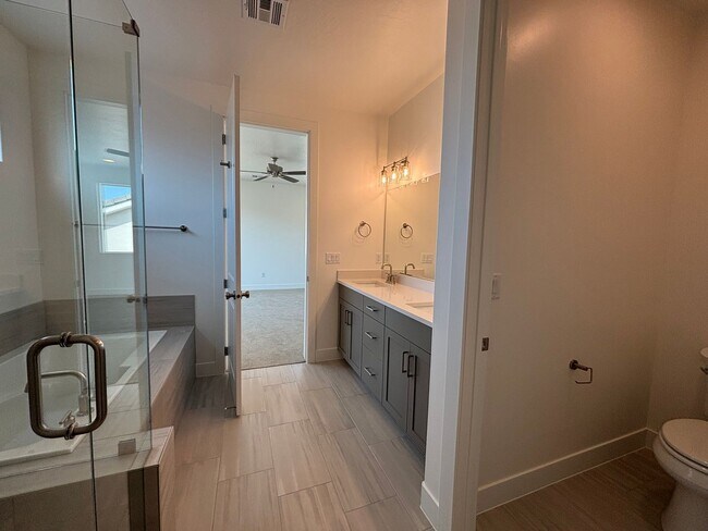Building Photo - BRAND NEW 4 BEDROOM HOME OR RENT!
