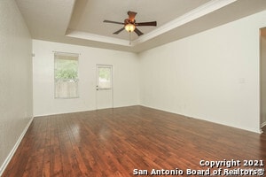 Building Photo - 8947 Oakwood Park