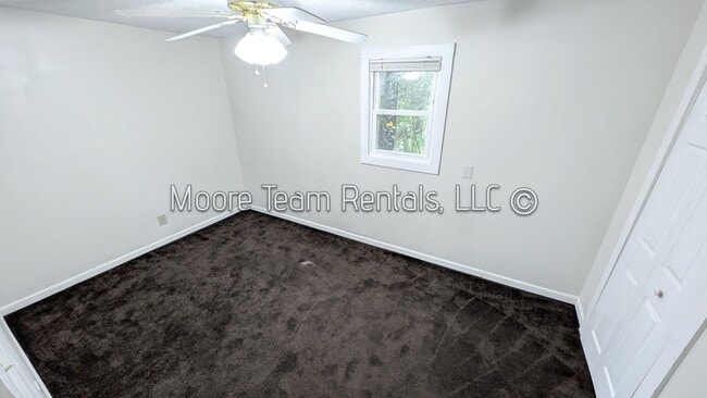 Building Photo - 136 Sweetpea Ln