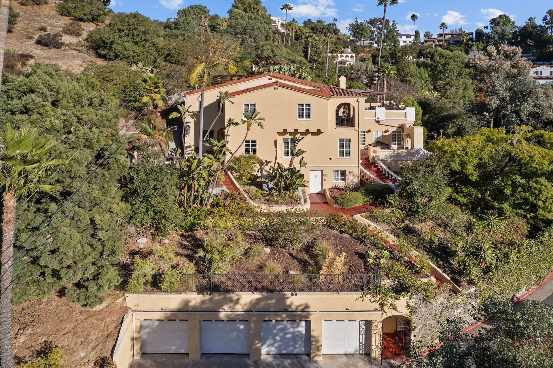 Building Photo - 2856 Glendower Ave