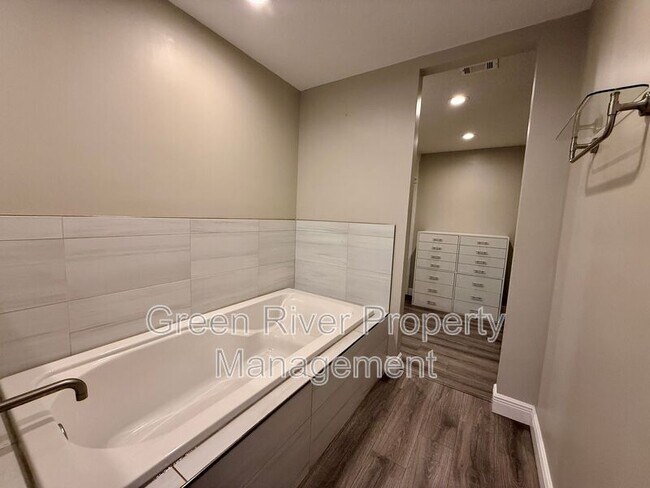 Building Photo - 12955 Julington Ridge Dr E