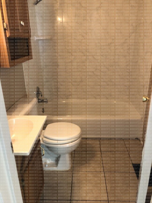 Building Photo - 1724 Parkamo Ave 3BR/1BA (East Hamilton)