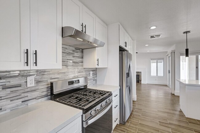 Building Photo - Beautiful 4-Bed, 2.5-Bath Home in Moreno Valley Ranch