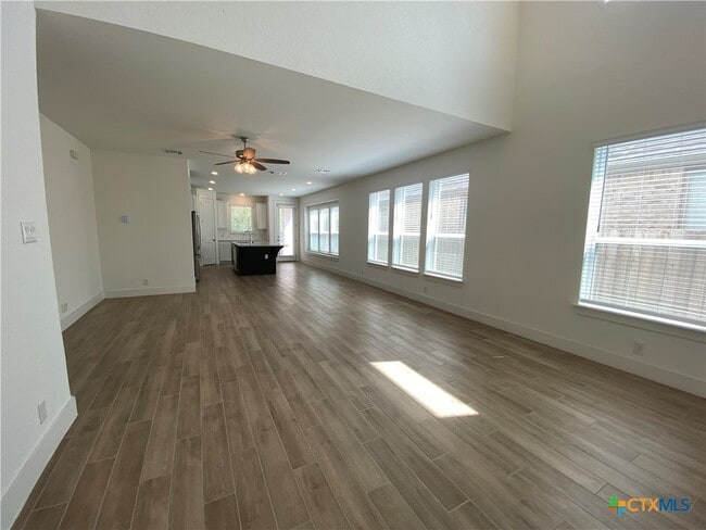 Building Photo - 1048 Easy Gruene