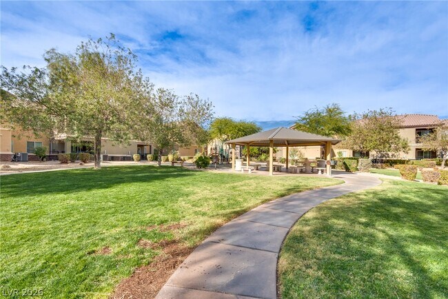 Building Photo - 6868 Sky Pointe Dr