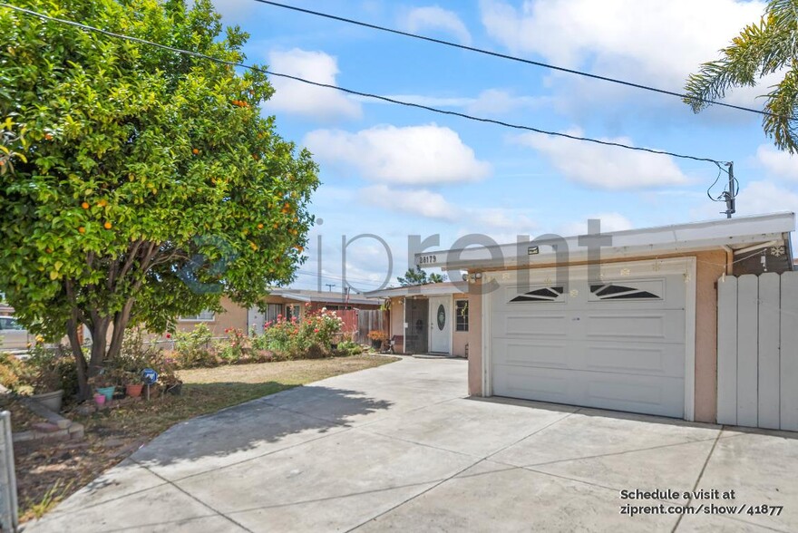 Building Photo - 28179 Tampa Ave