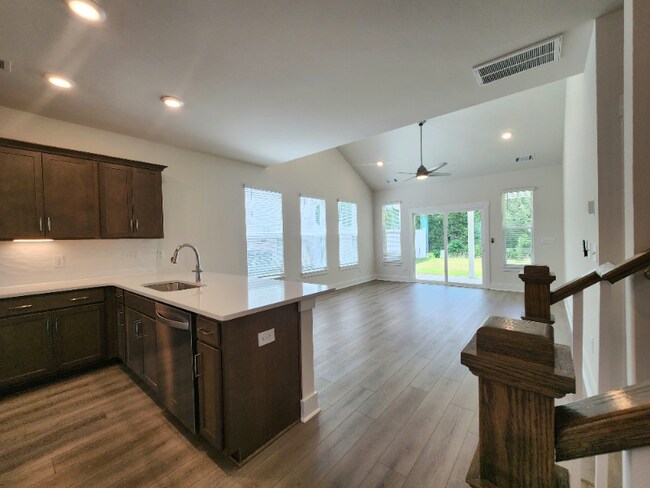 Building Photo - 499 Ml Pk Wy