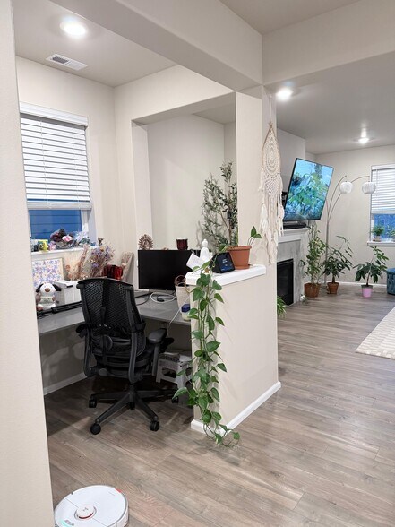 Building Photo - 7929 39th Pl NE