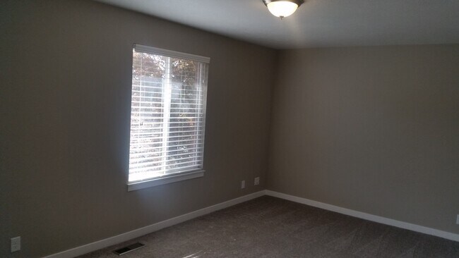 Building Photo - 10 W 1200 S
