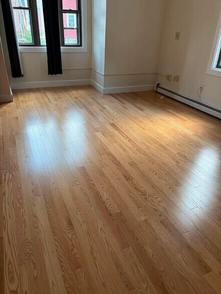 Bedroom - 82 Chestnut St