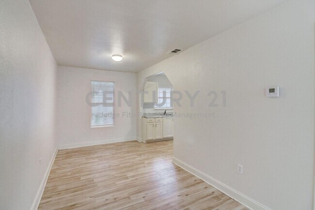 Building Photo - Cozy 3/1 in Fort Worth For Rent!