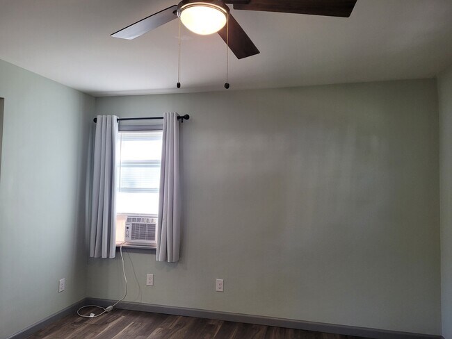 Building Photo - 127 Boston Ct