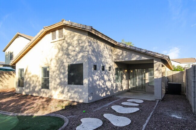 Building Photo - 1607 W Nancy Ln